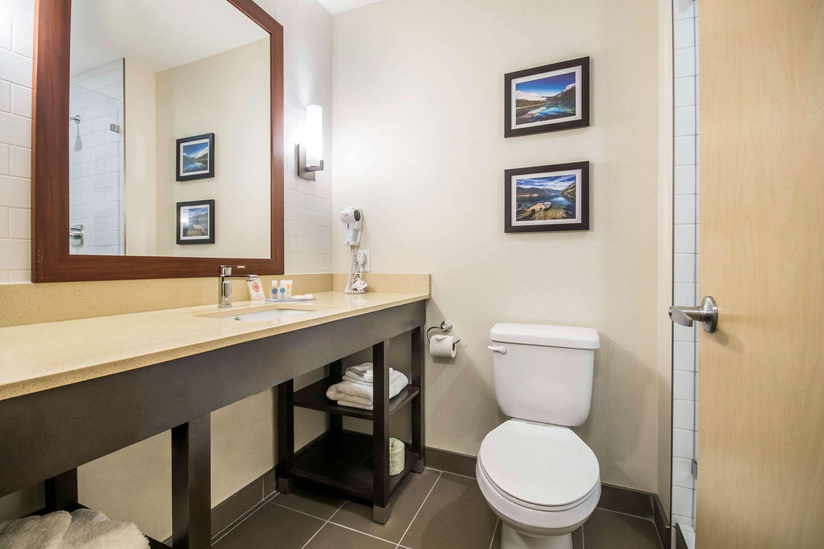 Comfort Inn & Suites Меррітт Екстер'єр фото