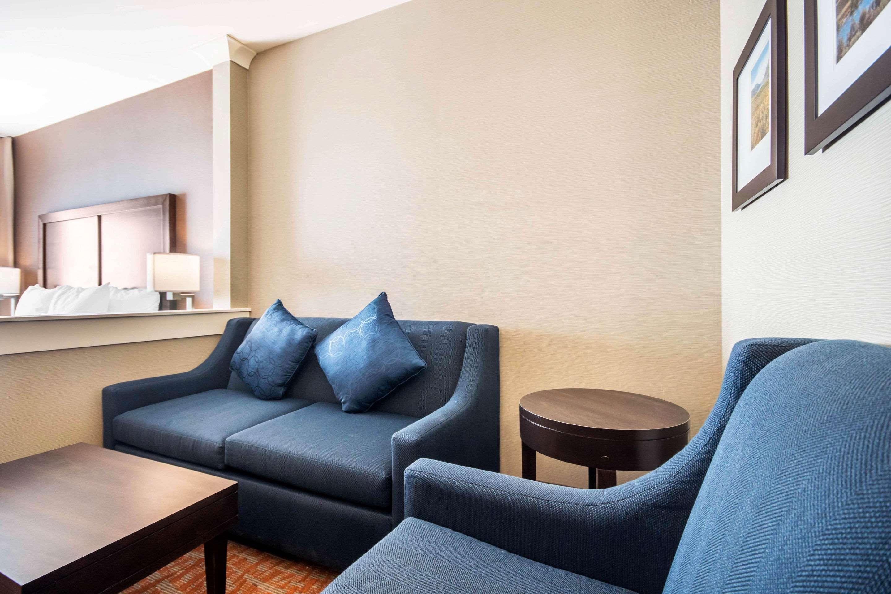 Comfort Inn & Suites Меррітт Екстер'єр фото