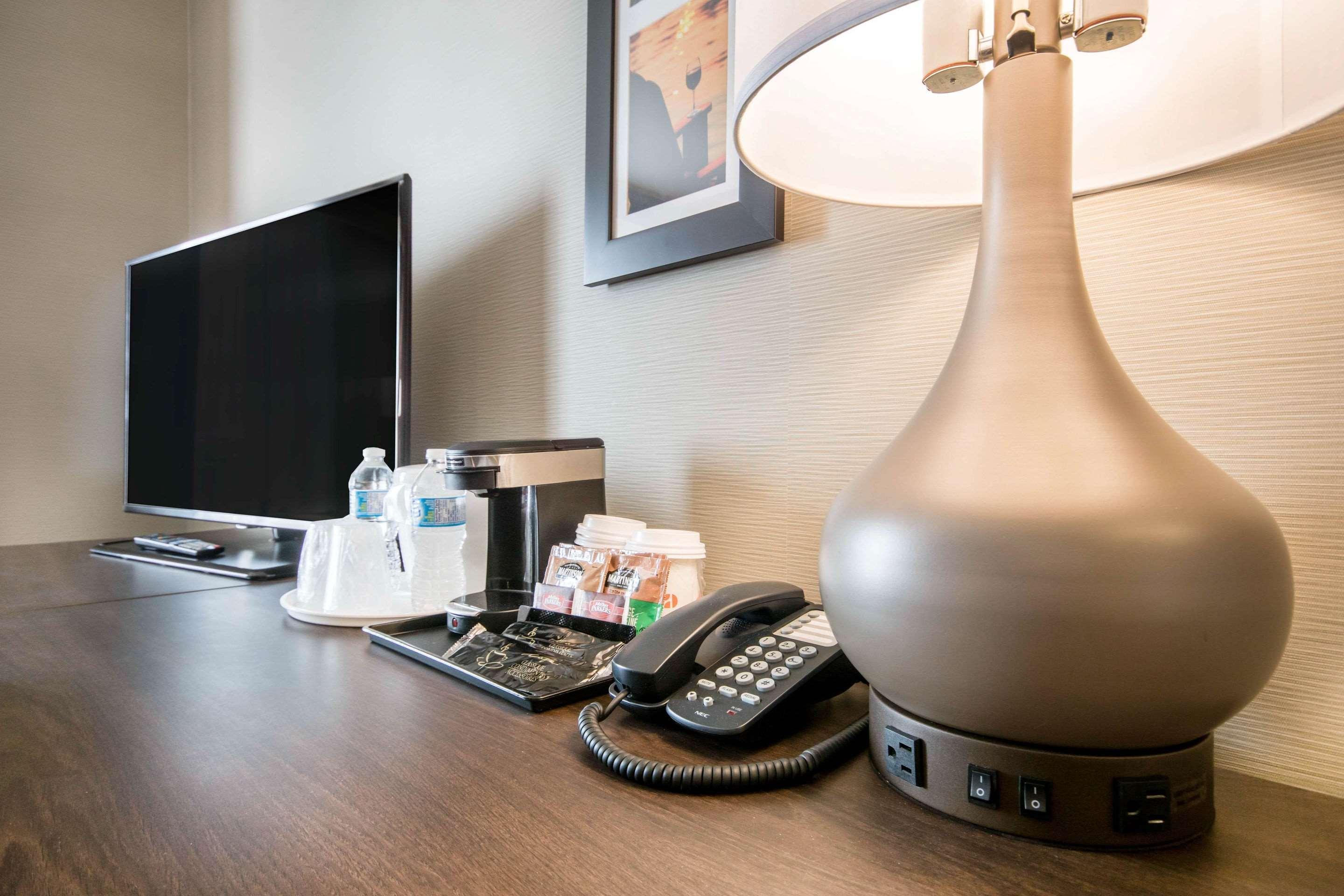 Comfort Inn & Suites Меррітт Екстер'єр фото