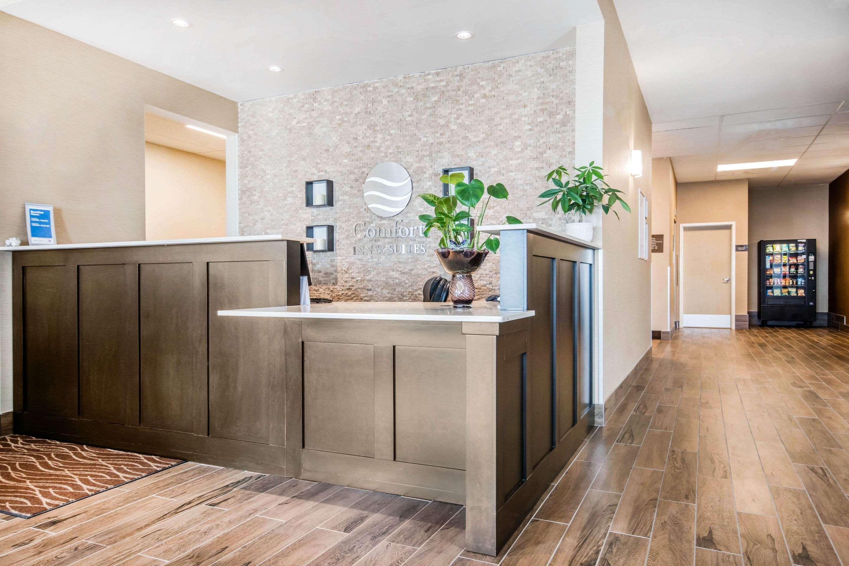 Comfort Inn & Suites Меррітт Екстер'єр фото