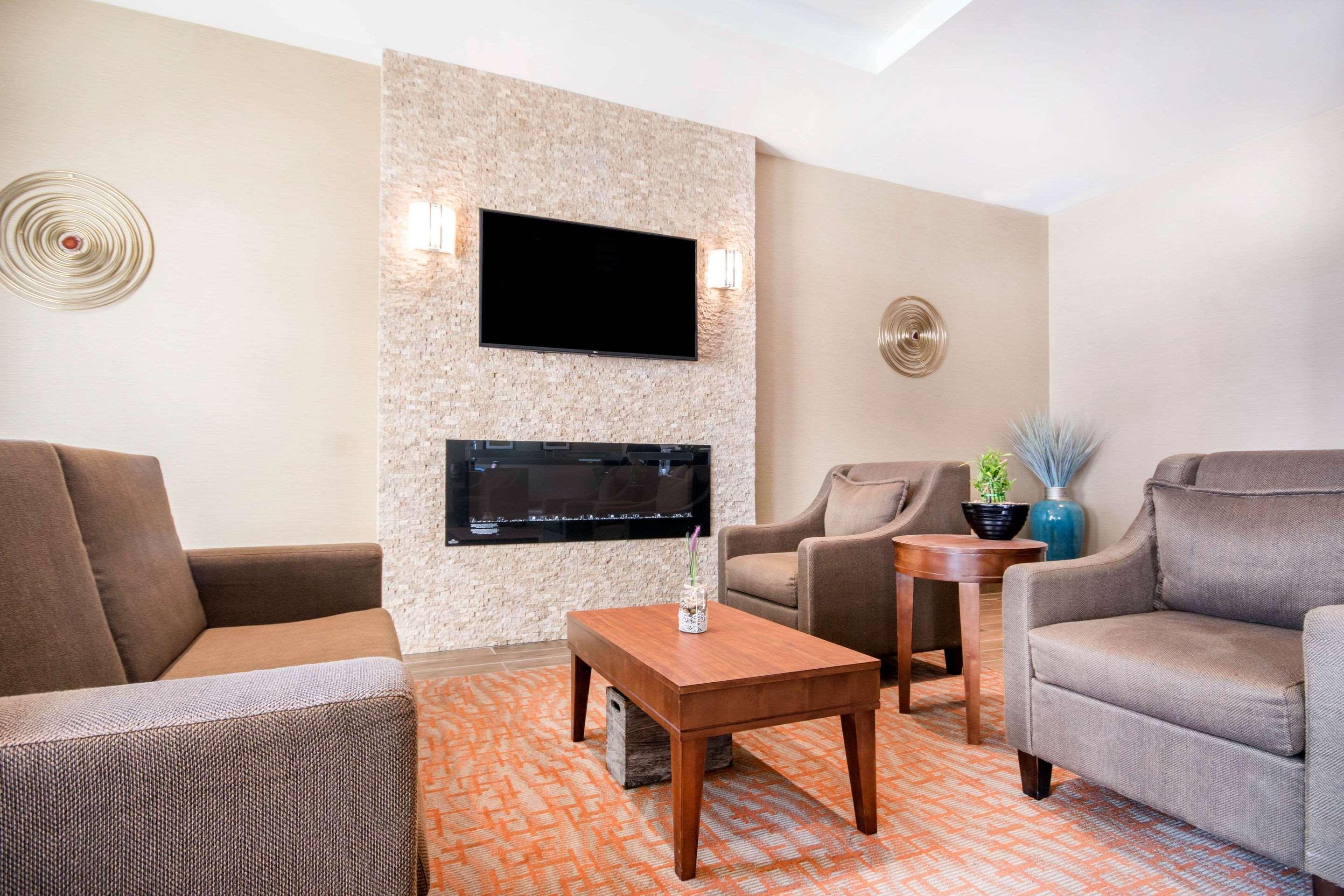 Comfort Inn & Suites Меррітт Екстер'єр фото