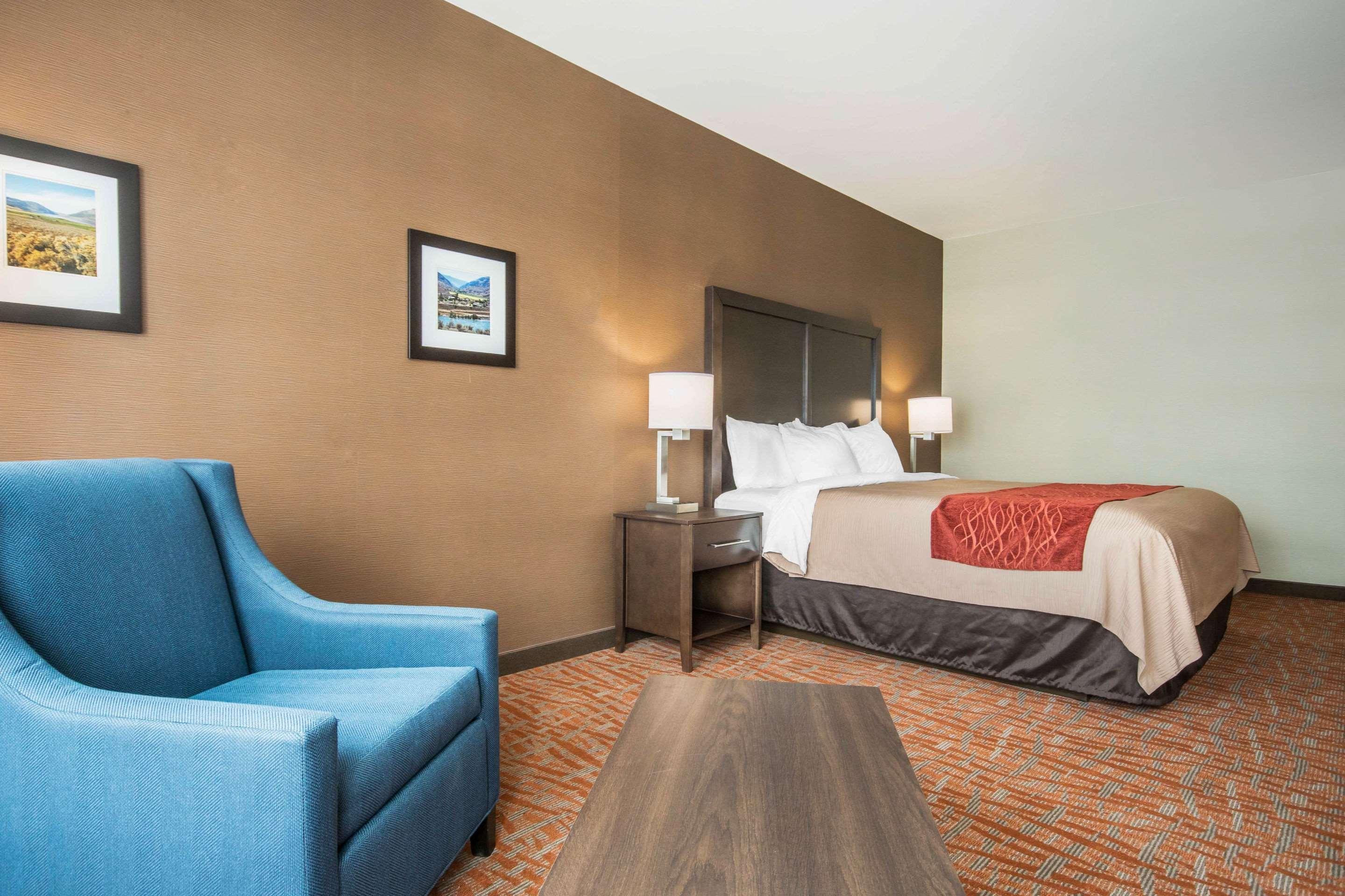Comfort Inn & Suites Меррітт Екстер'єр фото