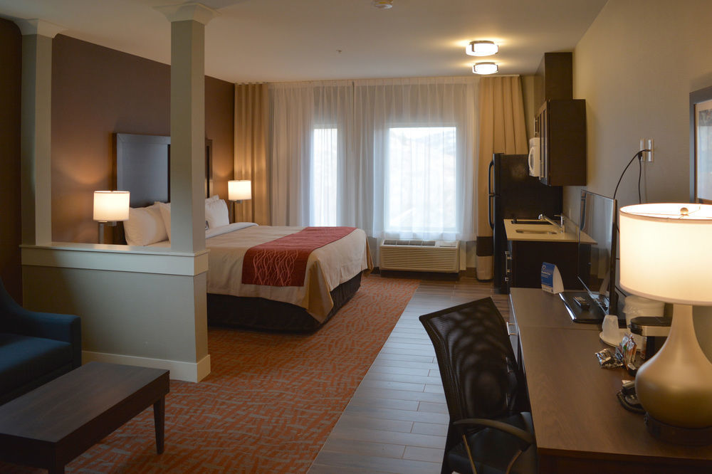 Comfort Inn & Suites Меррітт Екстер'єр фото