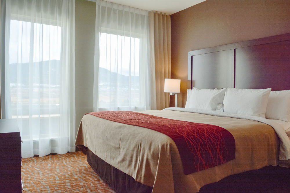 Comfort Inn & Suites Меррітт Екстер'єр фото