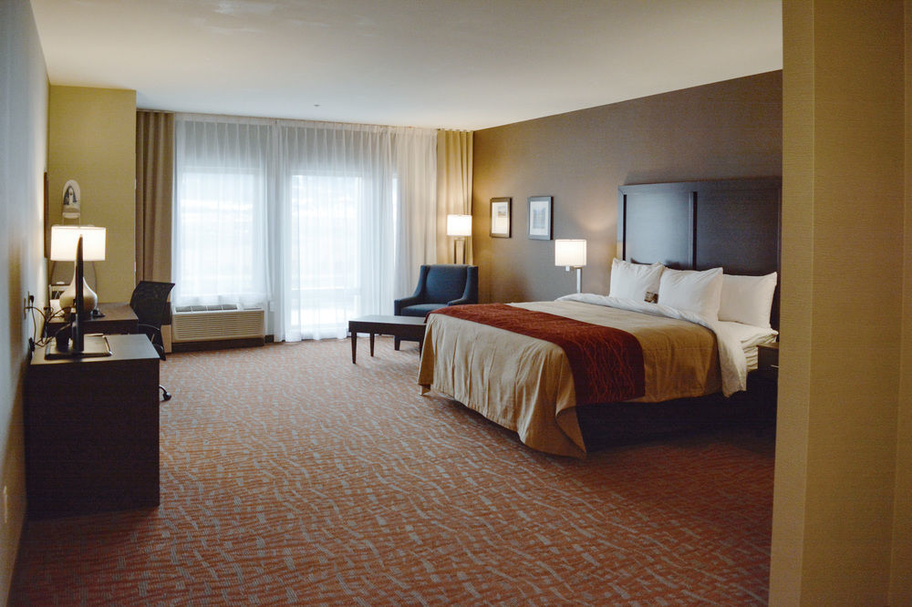 Comfort Inn & Suites Меррітт Екстер'єр фото
